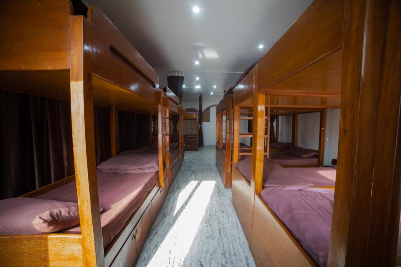 Pearl Courtyard Dormitory 瓦拉纳西 外观 照片
